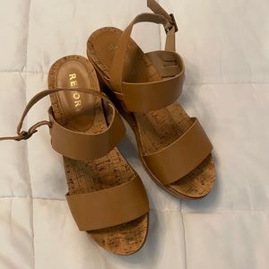 Report Women’s wedge sandals size 8
